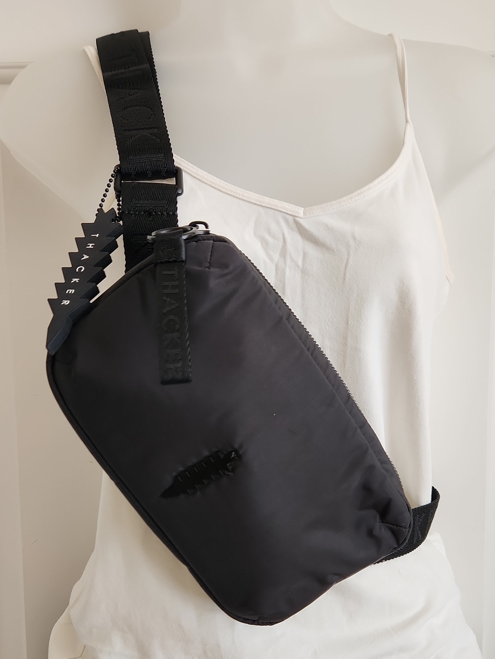 THACKER Sling Bag Edie Crossbody Minimalist Bag in Black Nylon